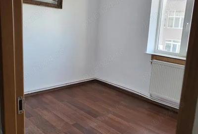 Apartament cu 3 camere decomandat în Dorohoi