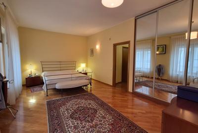 Casă cu 10 camere cu Canalizare în Capitale - 18