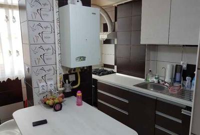 Apartament cu 3 camere decomandat în Teilor - 4
