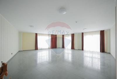 Hala, magazin si birouri de Inchiriat, Zona Metro, Su=1549mp - 14