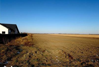 Teren de 3361 mp, în Curtești - 3