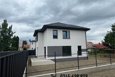 Casă individuală cu 4 camere cu Canalizare în Est - 2