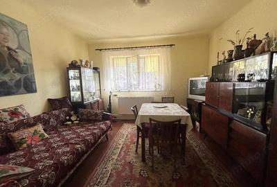 Casa cu gradina - anexe si dublu front stradal zona Iosia - Oradea - 1