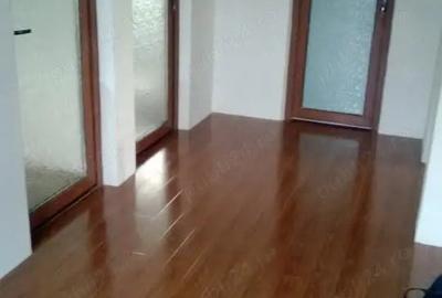 Casă cu 3 camere cu Teren 450 Mp în Central - 1