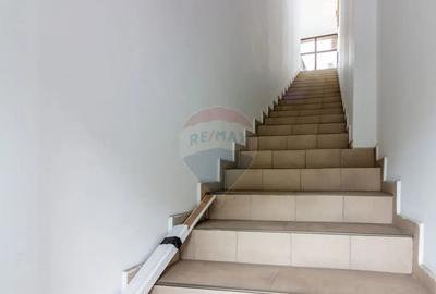 Spațiu comercial, de 374 mp, în Central - 3