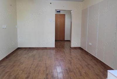 Spațiu comercial, de 25 mp, în Central - 4