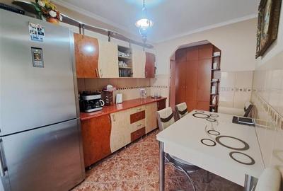 RECO Apartament cu trei camere decomandat - 14