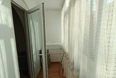 APARTAMENT MODERN MOBILAT & UTILAT BLOC 1982 ETAJ 2/4 GORJULUI METROU - 4