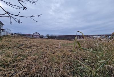 De Vanzare! Teren intravilan cu deschidere la lac - 11