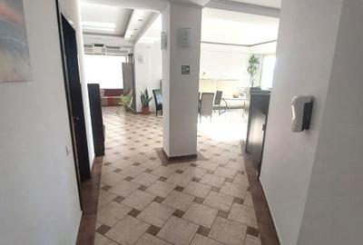 Bd. Mamaia, spatiu comercial, ideal BIROURI/CABINETE/CENTRU EDUCATIONAL, 250 mp.