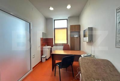 Spațiu comercial, de 55 mp, în Central - 4