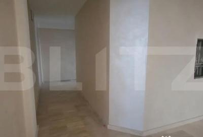 Spațiu comercial, de 130 mp, în Central - 4