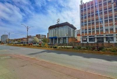 Spațiu comercial, de 1,860 mp, în Micro II - 14