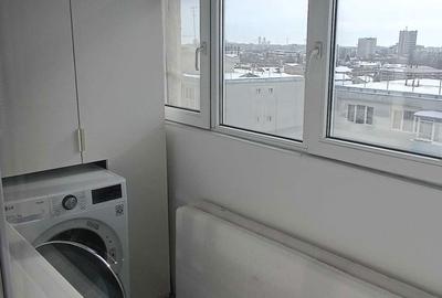 Apartament cu 3 camere semidecomandat în 1 Mai - 2