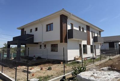 Casă cu 4 camere în Păulești - 1