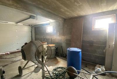 Casă cu 2 camere cu Teren 1300 Mp în Ruși - 1