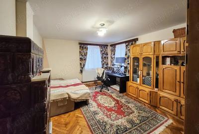 Vand Schimb Casa zona centrala, 2 apartamente separate, garaj, curte - 6