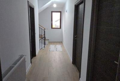 Casă cu 4 camere cu Teren 600 Mp în Bradu - 2