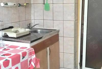 Apartament cu 2 camere decomandat în Micro 20