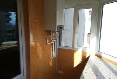 Inchiriez apartament 2 camere decomandat zona Capitol - 7
