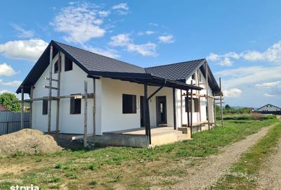 Casă cu 3 camere cu Teren 500 Mp în Letea Veche