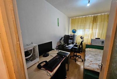 Apartament cu 3 camere decomandat în Răcădău - 3