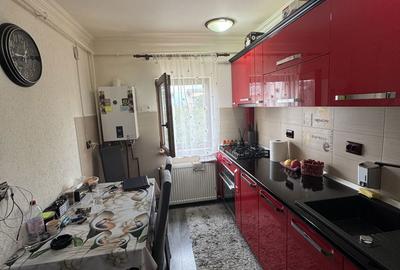 Apartament cu 4 camere decomandat în Micro 17 - 3