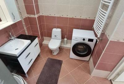 Apartament cu 2 camere decomandat în Titan