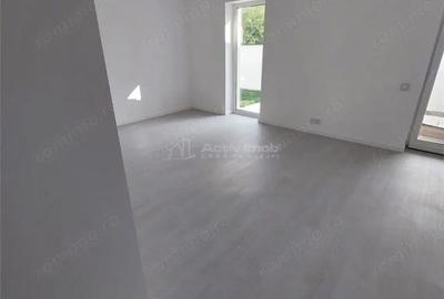 Casă cu Teren 235 Mp în Cetate - 11