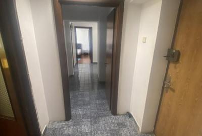 Central,B dul.Unirii, colt cu B-dul. Mircea Voda,Ap.2 cam. - 2