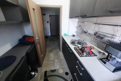 Apartament cu 2 camere decomandat, etajul 2/5, zona Nicolina Apartament cu 2 camere decomandat, etajul 2/5, zona Nicolina - 3