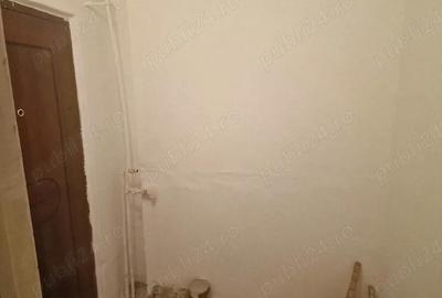 Apartament cu 3 camere decomandat în Precista