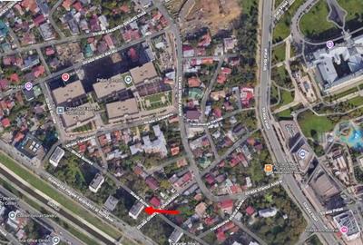 Apartament cu 3 camere semidecomandat în Central - 1