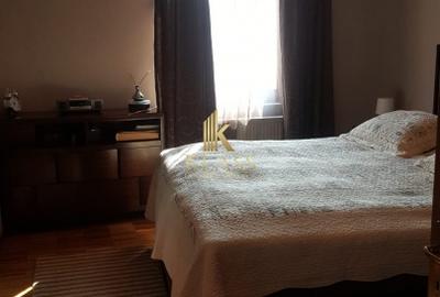 Casă individuală cu 5 camere cu Canalizare în Central - 3