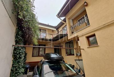Casă individuală cu 5 camere cu Canalizare în Central