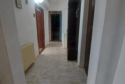 Apartament cu 3 camere decomandat în Micro 11 - 3
