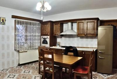 Casă cu 7 camere cu Teren 1178 Mp în Central - 3