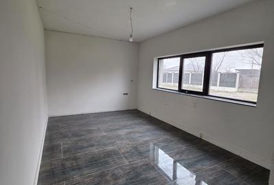 Casă cu 4 camere decomandat cu Teren 1700 Mp în Școlilor - 17