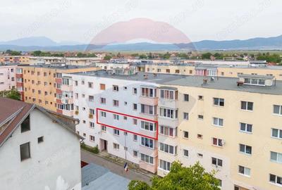 Apartament cu 3 camere de vanzare, in zona centrala - 1