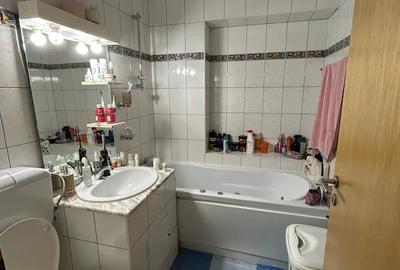 Apartament 3 camere de vanzare - 2