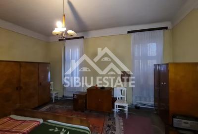 Apartament spatios la casa , 3 camere, zona Piata Cibin - 13