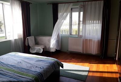 Casa Adunatii Copaceni, teren 4200 mp - 4