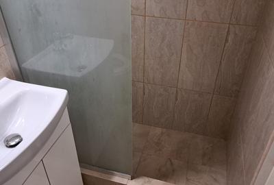 Năvodari -Liceul Lazăr Erdeleanu -3 camere-centrală gaze- termen lung -400 euro - 6