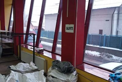 Spațiu comercial, de 235 mp, în Central - 2