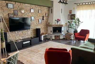 Apartament cu 3 camere semidecomandat, mobilat în P-ța Alba Iulia