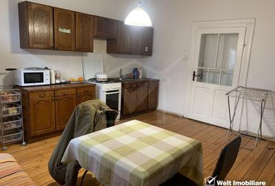 Casa alipita, curte comuna, Andrei Muresanu - 3