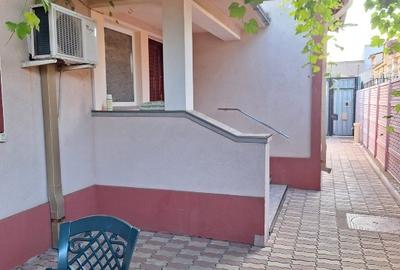 Casă individuală cu 5 camere cu Canalizare în Central - 1