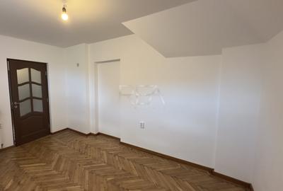 Apartament cu 3 camere decomandat în Capitale - 10