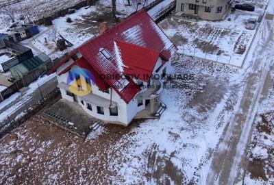 Casă cu 4 camere cu Teren 808 Mp în Tarcău - 6