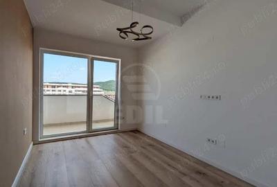 Apartament cu 3 camere semidecomandat în Central - 2